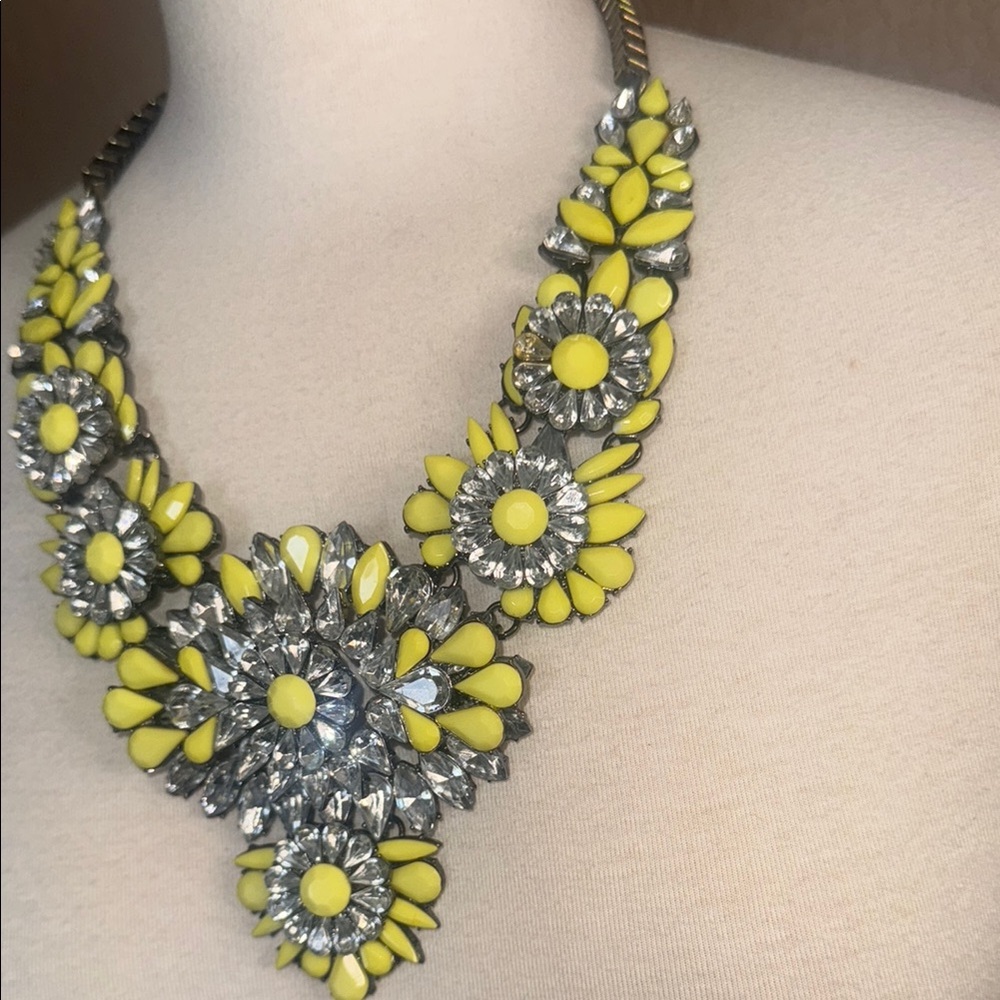 Apolonia Neon Yellow Crystal Stone Cluster Statement Necklace - Picture 5 of 11